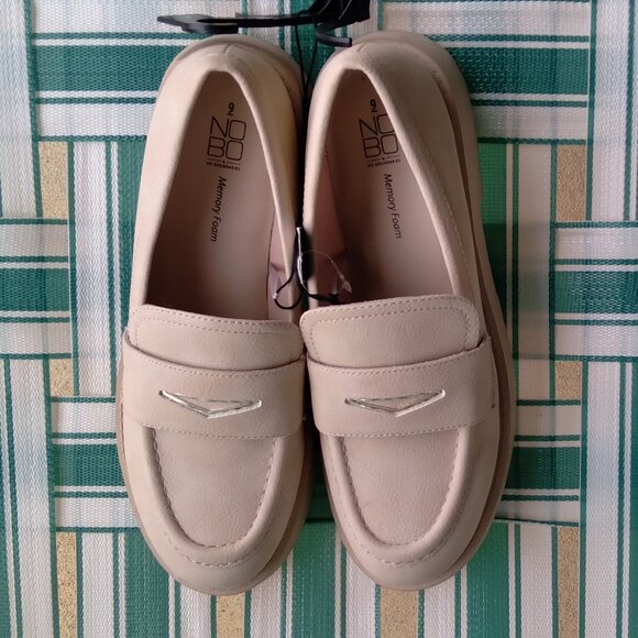 No Boundaries Women's 9 Lug Slip On Loafers - Picture 2 of 6